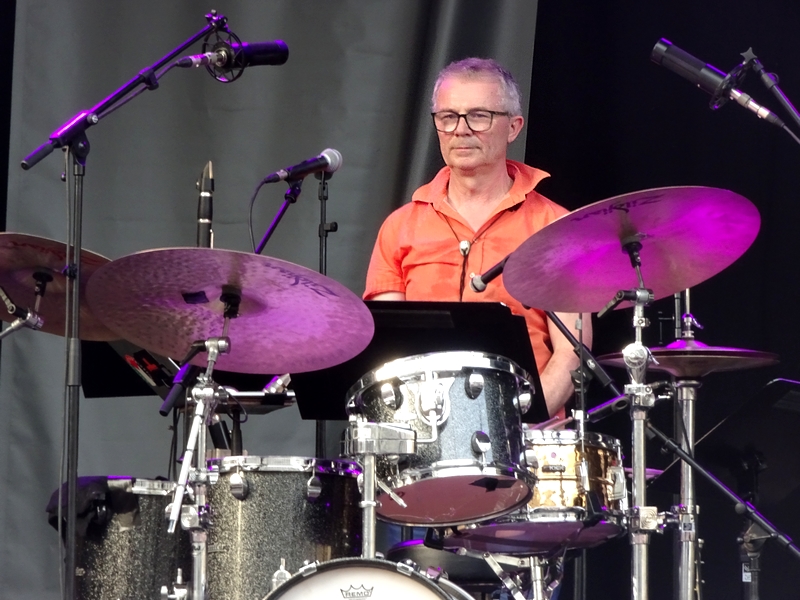Gert-Jan Dreessen (drums)
