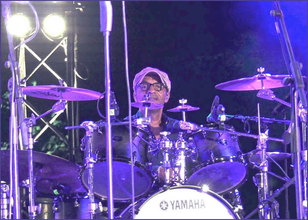 Manu Katché (drums)